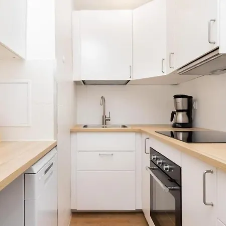 Bright Nevada With Balcony In By Renters Gdańsk